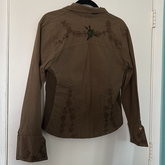 American South Side size Medium brown embroidered top - Picture 6 of 8